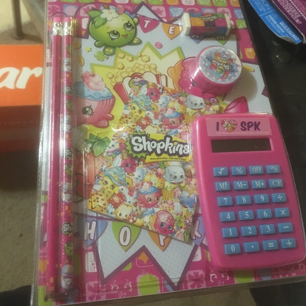 SHOPKINS 7pc stationary set